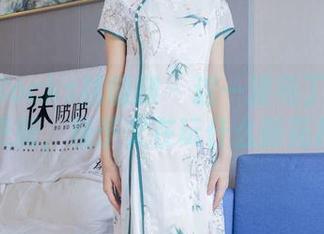 BoBoSocks袜啵啵 – 这一波马丁短靴写真更新，稚予又在玩什么新花样？