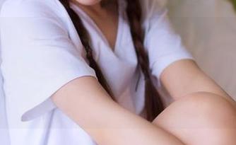 GIRLT果团网 – 王语纯的黑白写真集，在光影轮换中我们逐渐失去分寸，分享点有趣的画面感。
