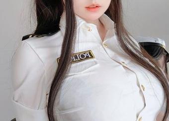 看K酱的白丝写真，明明头脑清醒却又有点恍惚。