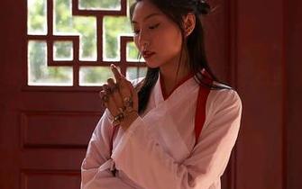 MiiTao蜜桃社 – Cris_卓娅祺居家的无圣光之旅，谁说照片一定要光鲜亮丽？