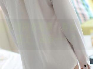 ROSI的高清内衣写真：真心不只是在衣服上，还有……？