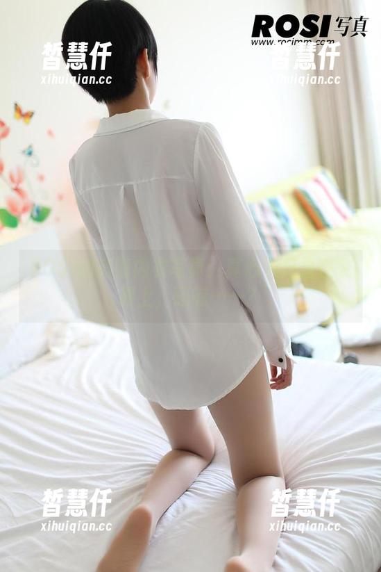 ROSI的高清内衣写真：真心不只是在衣服上，还有……？