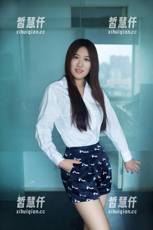 TuiGirl推女郎 - 林萌萌与它的校服：美图似一阵风，套图却很耐看