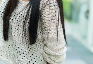 TuiGirl推女郎 – 艾栗栗的私房原图，慢慢靠近那双经典的棉袜吧。
