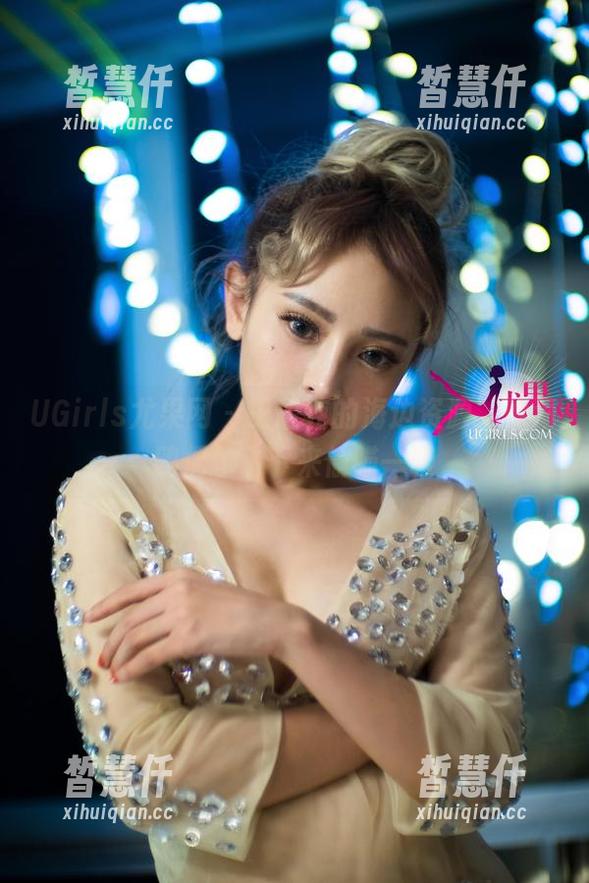 UGirls尤果网 - 王语纯的海边资源，像海鸥偶尔飞下来偷瞄一眼