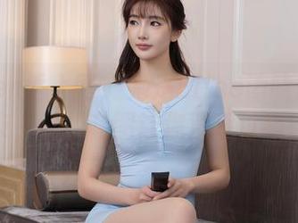 Xiuren秀人网 – 她是Elise谭晓彤的女友，私拍套图让你直呼过瘾！