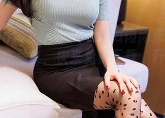 Xiuren秀人网 – Lavinia肉肉携手妹妹的搞怪作品集，快来免费下载，开心加倍！
