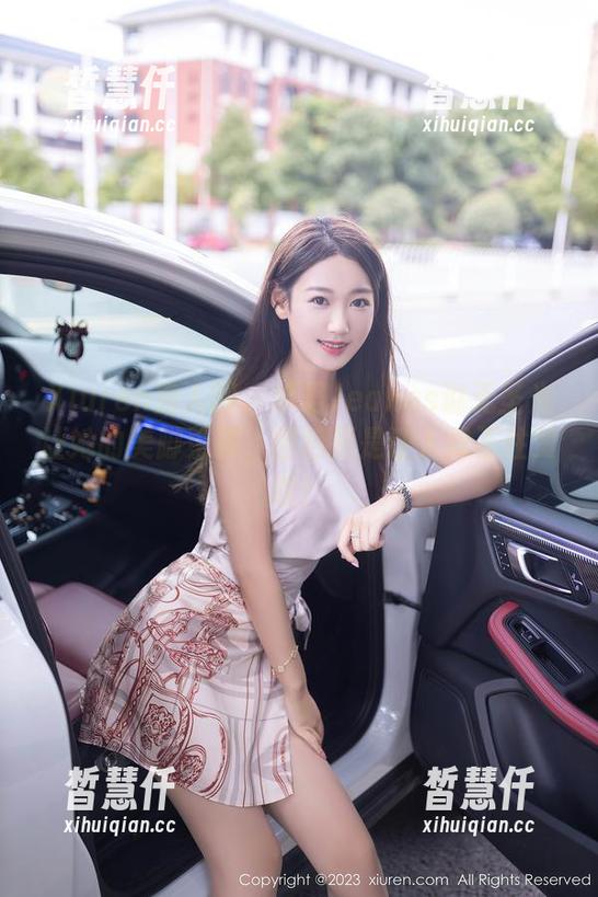 Xiuren秀人网-卓君Jeanes Xiuren秀人网 - 卓君Jeanes说无圣光让她的美脚更真,图包更是让人忍不住赞叹!