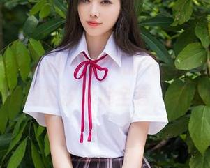 Xiuren秀人网 – 夏天的气息扑面而来，赶紧下载周慕汐泳池全套，活力又滋润