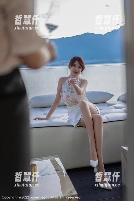 Xiuren秀人网-小茉莉jasmine Xiuren秀人网 - 瑜伽写真集未必严肃,小茉莉jasmine教你如何“优雅”翻车!