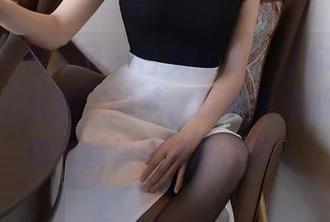 Xiuren秀人网 – 白兔西希：让你重温一把“那个女孩”的梦，原图很清晰，但她的气质模糊得刚刚好。