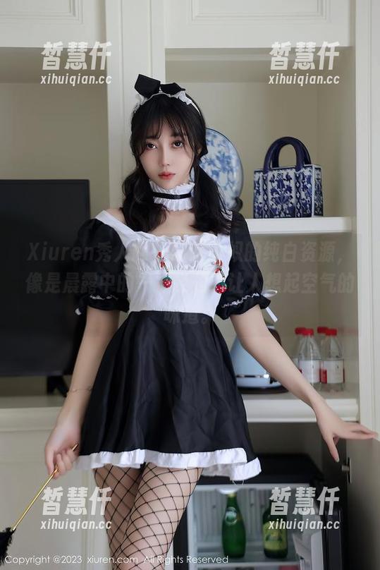 Xiuren秀人网 - 盼盼玉奴的纯白资源，像是晨露中的一抹轻盈，让人想起空气的味道。
