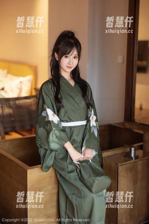 Xiuren秀人网-草莓zz Xiuren秀人网 - 照片中的草莓zz礼服,如此优雅,让我决定今晚也绑头发!