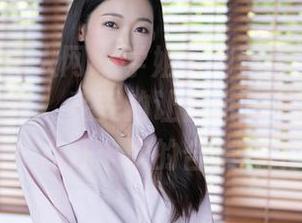 Xiuren秀人网 – 学姐系列壁纸：黄歆苑的拍摄创意，妥妥的让你点开一次还想再点开十次的合集。