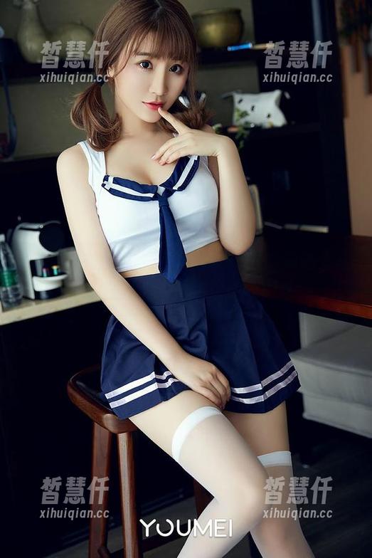 YouMi尤蜜荟 - 套图出炉，周欣琪的无圣光女王之姿，那个眼神绝了！