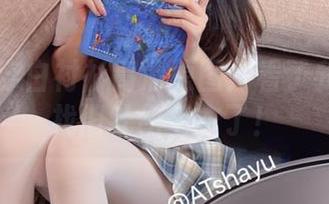 at鲨鱼穿白衬衫高清原图：看了我只想去找旧针织毛衣了！