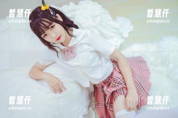 lovely呆玄带你cos小狐狸，下载这个快乐不谢！