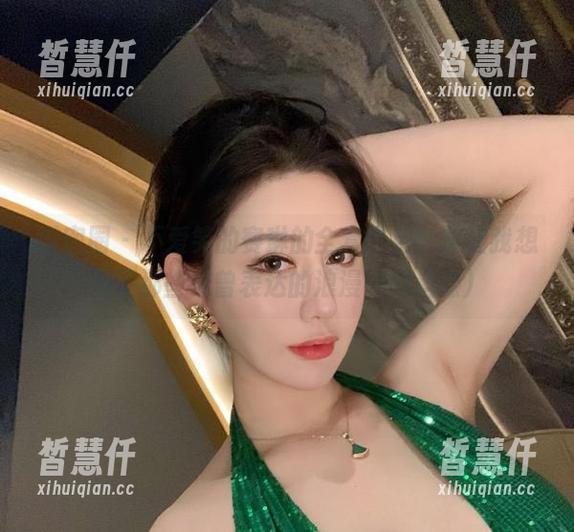 不爱笑的赛琳 微密圈 - 不爱笑的赛琳的全套白色,却让我想起了那些未曾表达的浪漫(和遗憾)