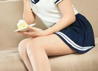 丽柜 – 越看佳怡的比基尼美图，越觉得这人也太会了