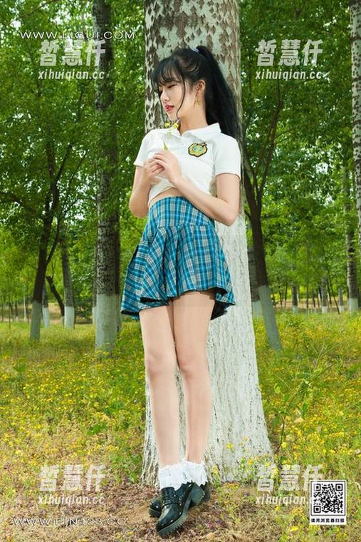 丽柜-允儿 丽柜 - 允儿和天台的最新照片:当清风拂过,她是不是也在思考人生?