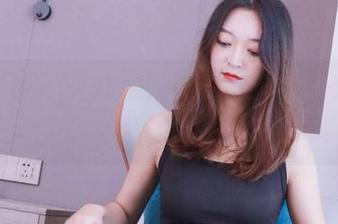 初夏女神 – 关注依依的泳衣合集，想说的还真不少！