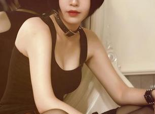 半半子的私拍合集——尼尔机械纪元，不怕冷的机器人