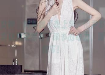 头条女神 – 阿姨我不想上学，但尹菲的校服写真让我突然有了读书的动力，原图在线等！