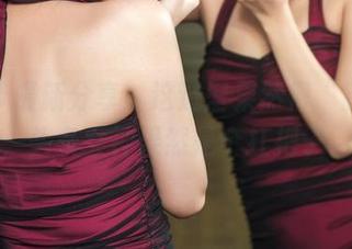 万圣节最新分享：这造型果然很“寂静”，头条女神果然是个扛把子。
