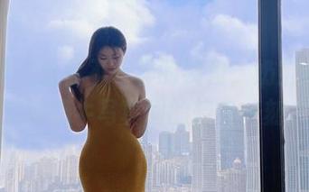 微密圈 – 给你不一样的视角，奶宝妹纸和定制奶牛写真间的轻松一刻。