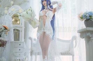 说说泳衣背后的奇幻，高清美图里的宫本桜妩媚渐显。