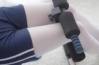 少女秩序 – 一探小鱼的灰丝私房，拍出一点俏皮的温柔
