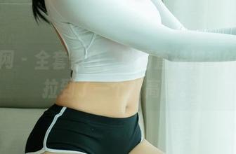 尤果网 – 全套黑白，琳丽直接把我的审美拉到了一个新高度。
