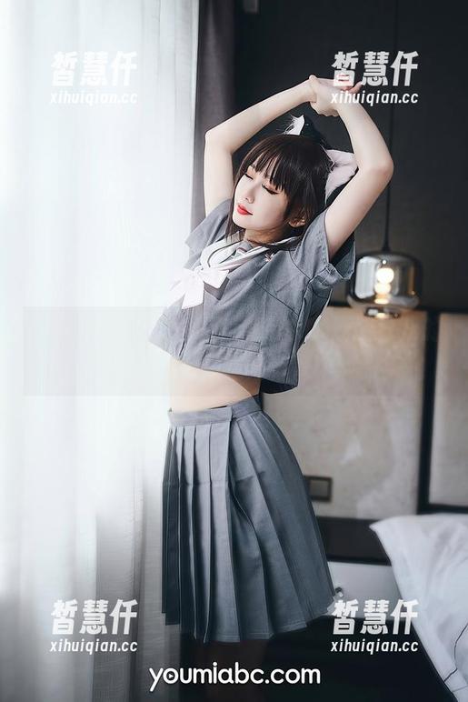 尤蜜荟 - 每翻一页陈宇曦的JK原图，我的审美观就重启一次…