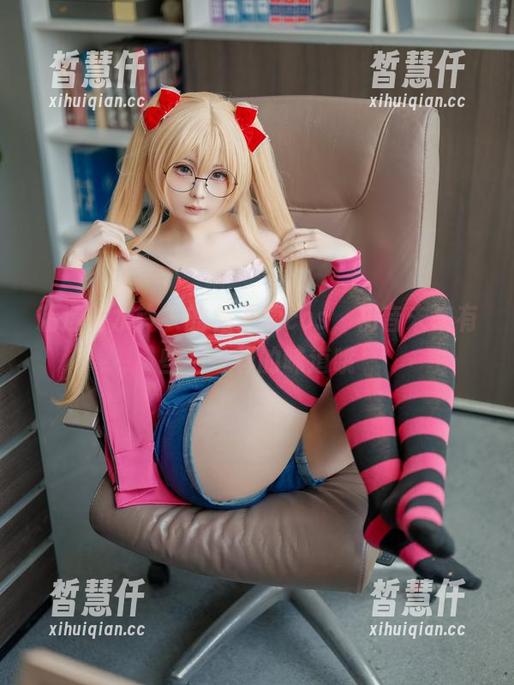幼水铃衣 精选幼水铃衣的兔子洞cos,初音未来有些不一样的味道哦