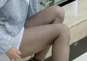 异思趣向 – 小小的美足与蛇形凉鞋：这一免费图集，定能让你忍俊不禁？