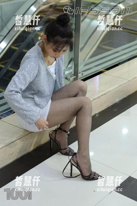 异思趣向 - 小小的美足与蛇形凉鞋：这一免费图集，定能让你忍俊不禁？