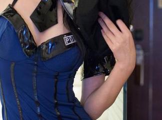 推女郎 – 原图里的曾水可以说是仗着天台的角度，在此时此刻洒脱自如地拉开了一部剧的序幕。