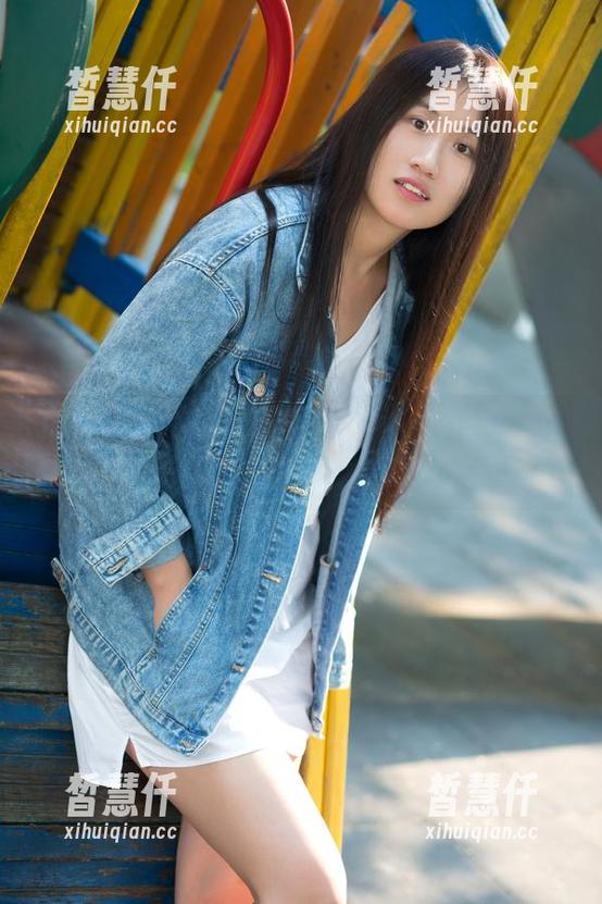 推女郎 - 赵惟依的精选写真：裤里丝，这个选择会上热搜吗？