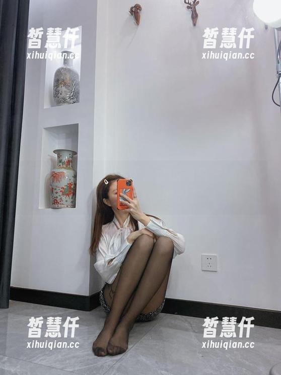 杨大乐乐很靠谱 微密圈 - 杨大乐乐很靠谱的黑色冒险,写真中也有甜蜜的调调