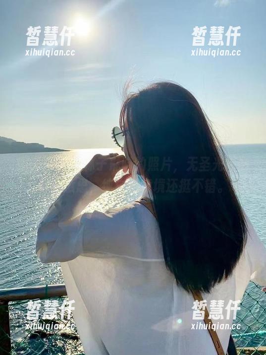 微密圈 - 看林子琳喵的照片，无圣光反倒更有意思，纯白的意境还挺不错。