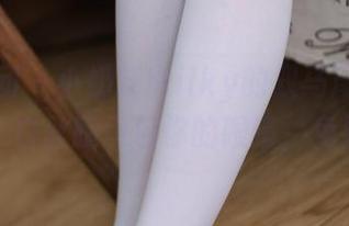 森萝财团 – 小奶糕Milky的双马尾美少女写真，白丝腿承包你的眼睛，免费哦！
