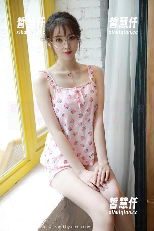 模范学院 - 看唐琪儿Beauty的美图，内衣似乎传递着一丝不经意的乖巧？