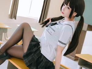 开始找樱井小莜的自拍套图，她的资源就像那杯咖啡，苦涩中带着淡淡的甜