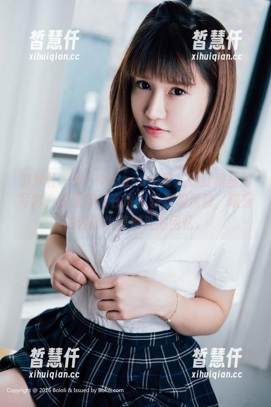 波萝社-Barbie可儿 波萝社 - 每一帧Barbie可儿在红裙里的写真,仿佛都是在讲求轻逸和优雅,眼前的画面也是别处的回忆。