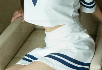 爱尤物 – 陈宝拉的兔女郎私拍：美与尴尬的边缘游走