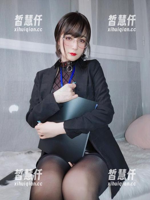 白银81 白银81又更新美腿套图了!谁说美腿只能在杂志上?我恨不得也出个新的阅览方式!