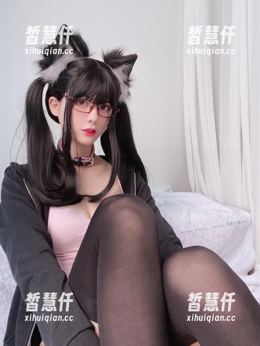 更新！眼酱大魔王w和她的可乐前辈——COS出奇可爱