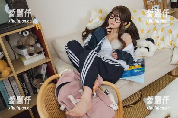 神沢永莉的浴缸奇遇——套图分享，快来看那泡泡飞舞的时刻！