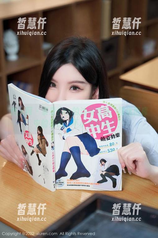 秀人网 - 奈奈Fox的油亮时刻：精选图库中的亮点，不小心反光了！