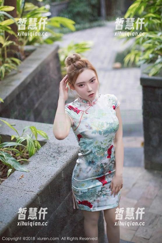 秀人网 - 随便一张都是风景——林子欣Freya的棉袜写真集，来段袜袜旅行！